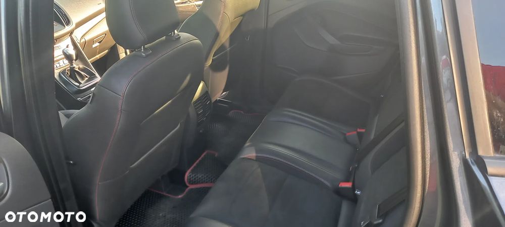 Ford Kuga - 9