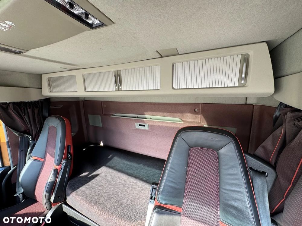 Volvo FH16 750 8x4 POJAZD DO DRZEWA - 18