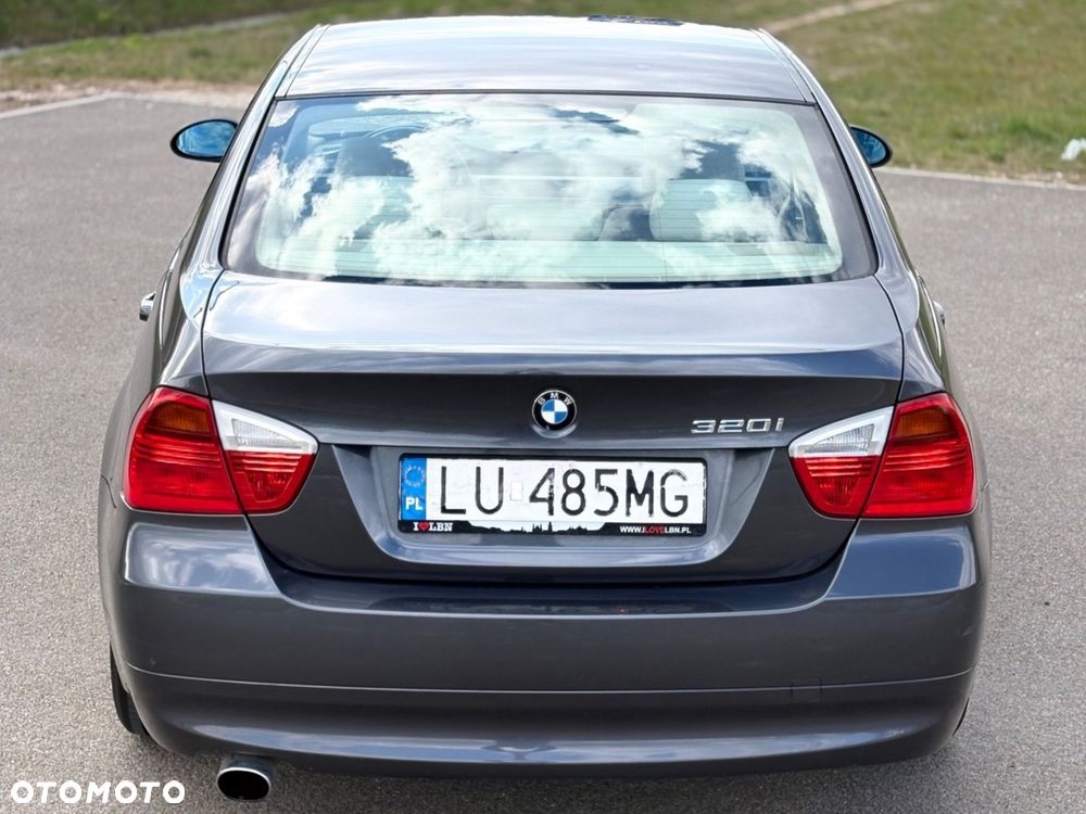 BMW Seria 3 320i - 4
