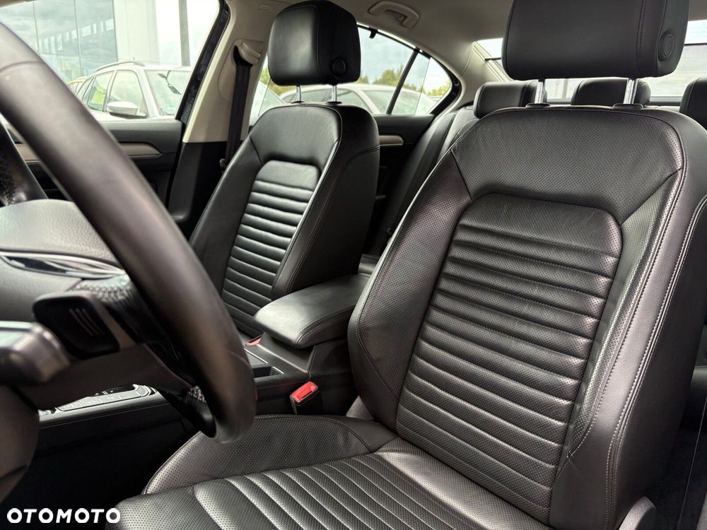 Volkswagen Passat 2.0 TDI Bi-Turbo BMT 4Mot Highline DSG - 11