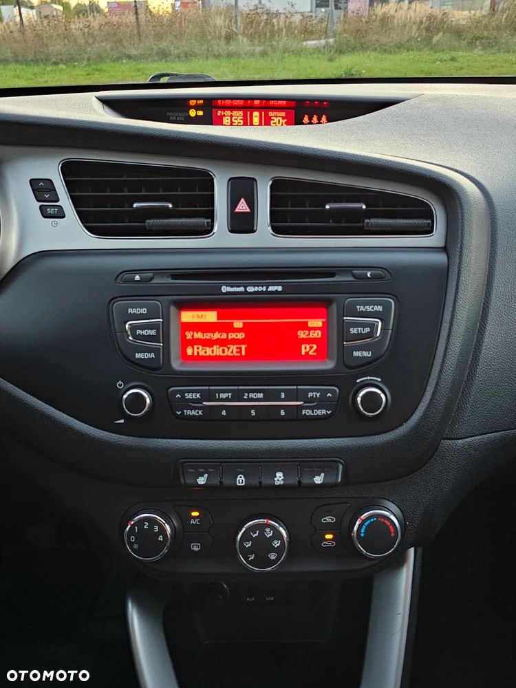 Kia Ceed 1.4 CVVT Fifa World Cup Edition - 7