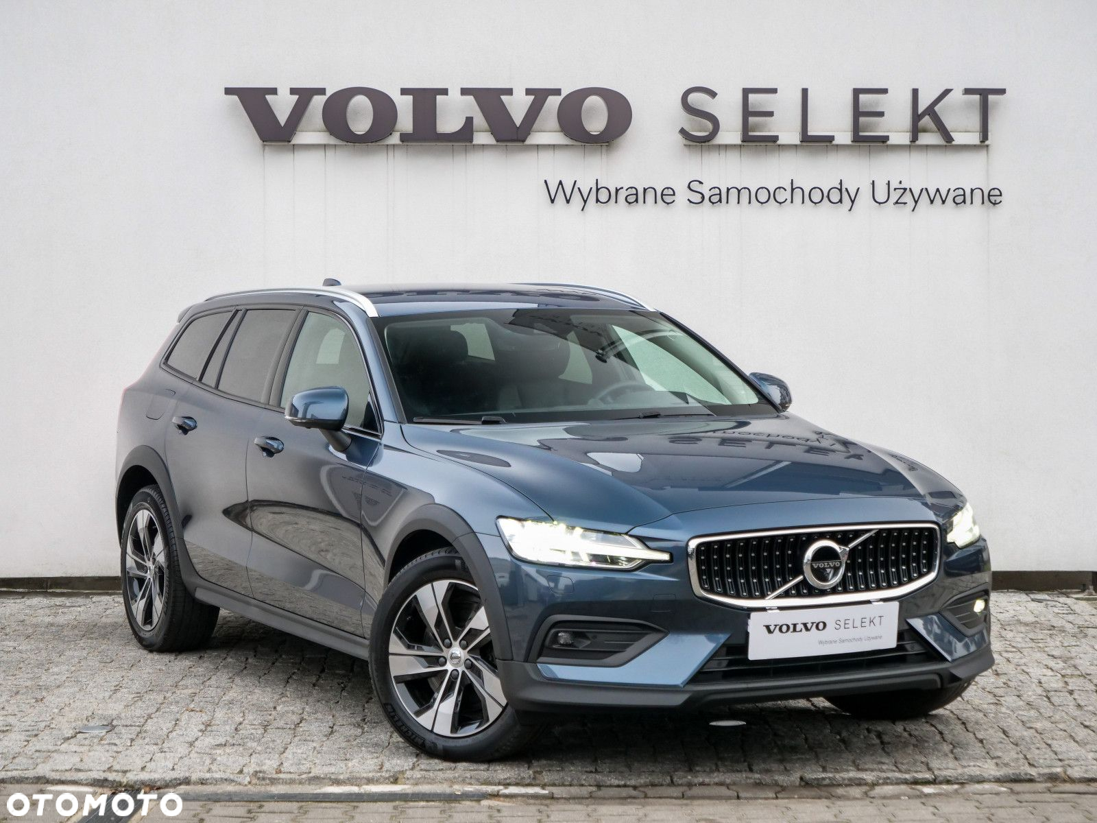 Volvo V60 Cross Country - 3
