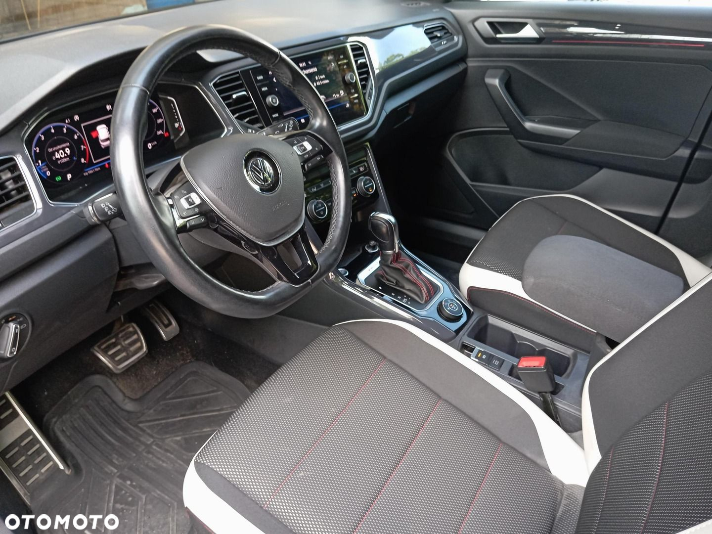 Volkswagen T-Roc - 9