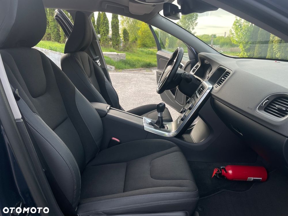 Volvo V60 T3 Kinetic - 16