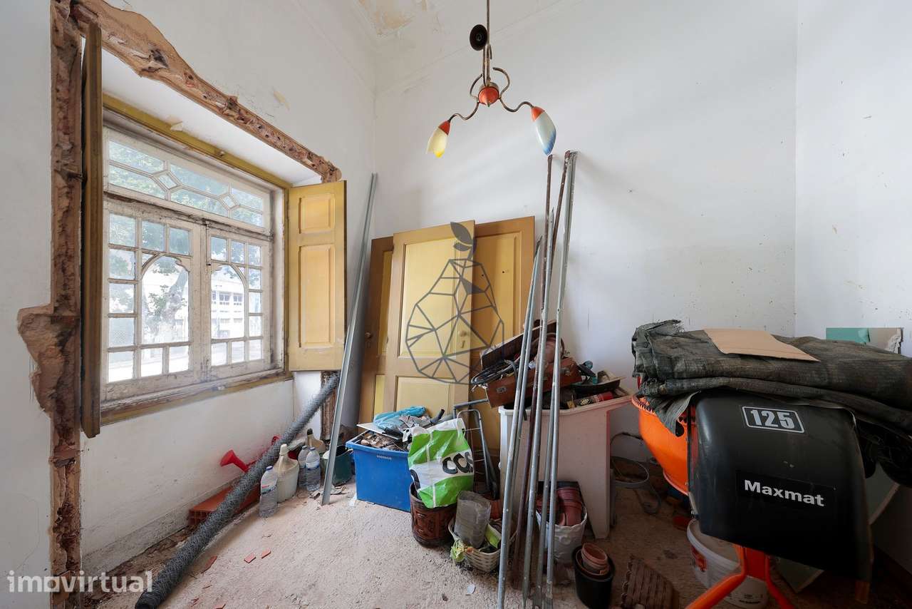 Moradia para Remodelar junto a Zona Ribeirinha de Portimão - Grande imagem: 3/47