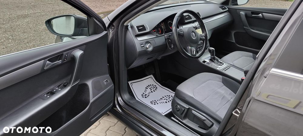 Volkswagen Passat 2.0 TDI DPF DSG Highline - 8