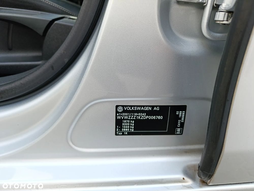 Volkswagen Golf 1.6 TDI DPF BlueMotion Technology MATCH - 31