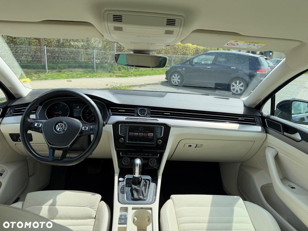 Volkswagen Passat 2.0 TDI (BlueMotion Technology) DSG Highline - 16