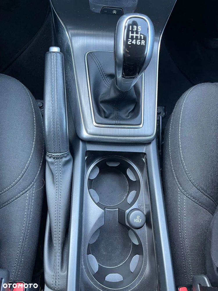 Volvo V40 D3 Kinetic - 19