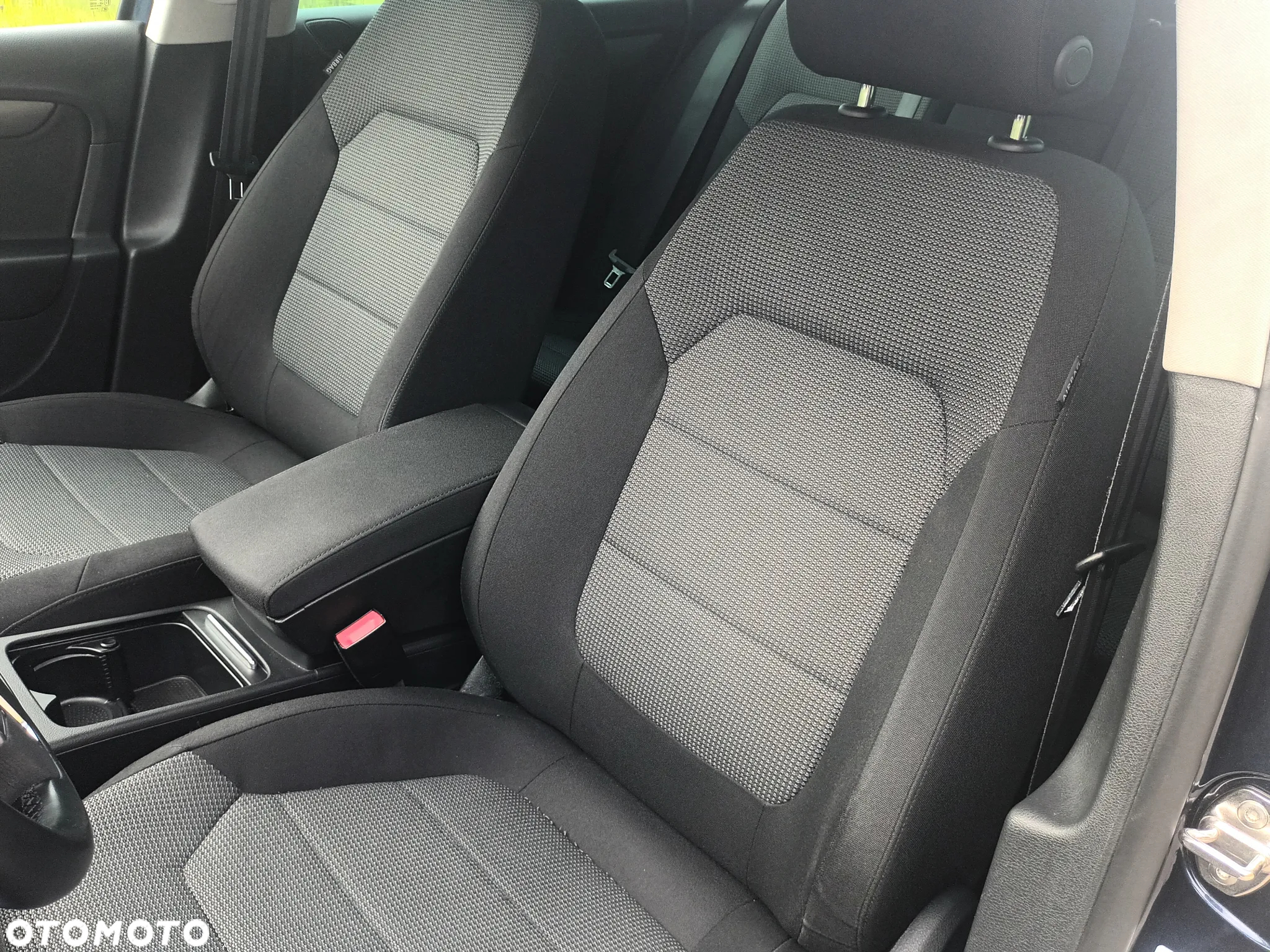 Volkswagen Passat 2.0 TDI Comfortline - 25