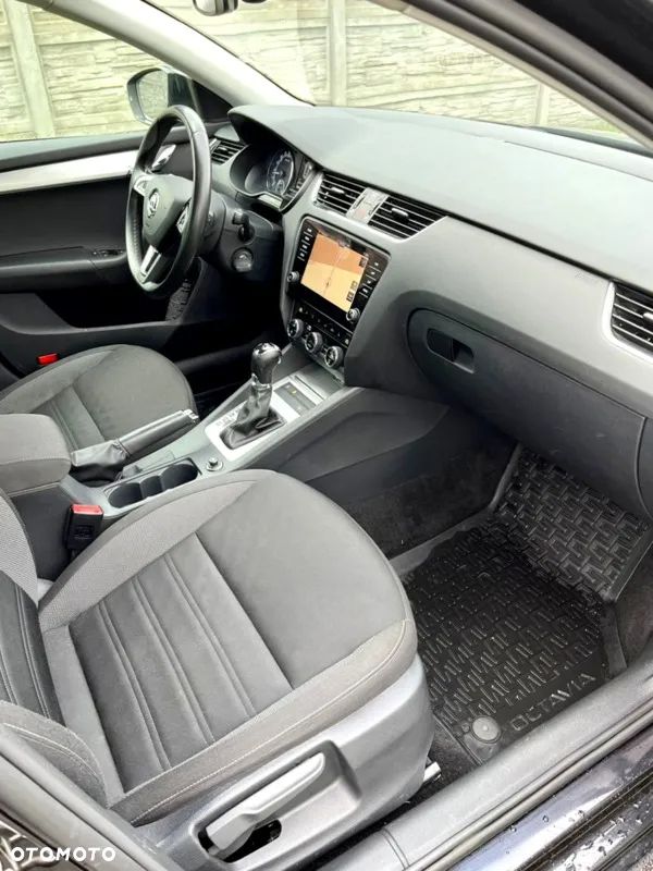 Skoda Octavia 2.0 TDI Elegance DSG - 5