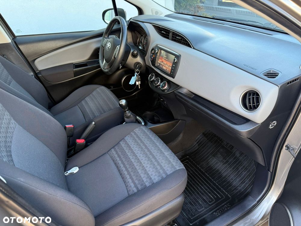 Toyota Yaris 1.33 VVT-i Executive - 10