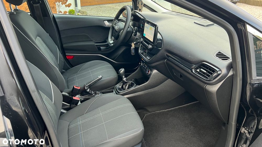 Ford Fiesta 1.5 TDCi SYNC Edition - 18