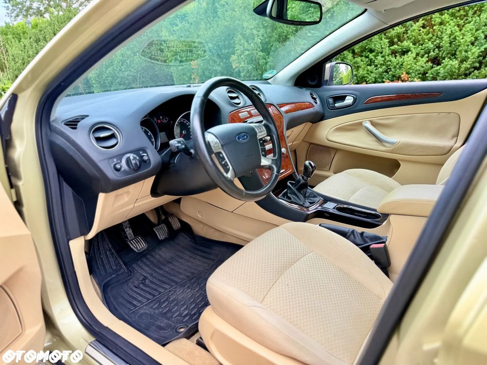 Ford Mondeo 2.0 FF Ghia - 4