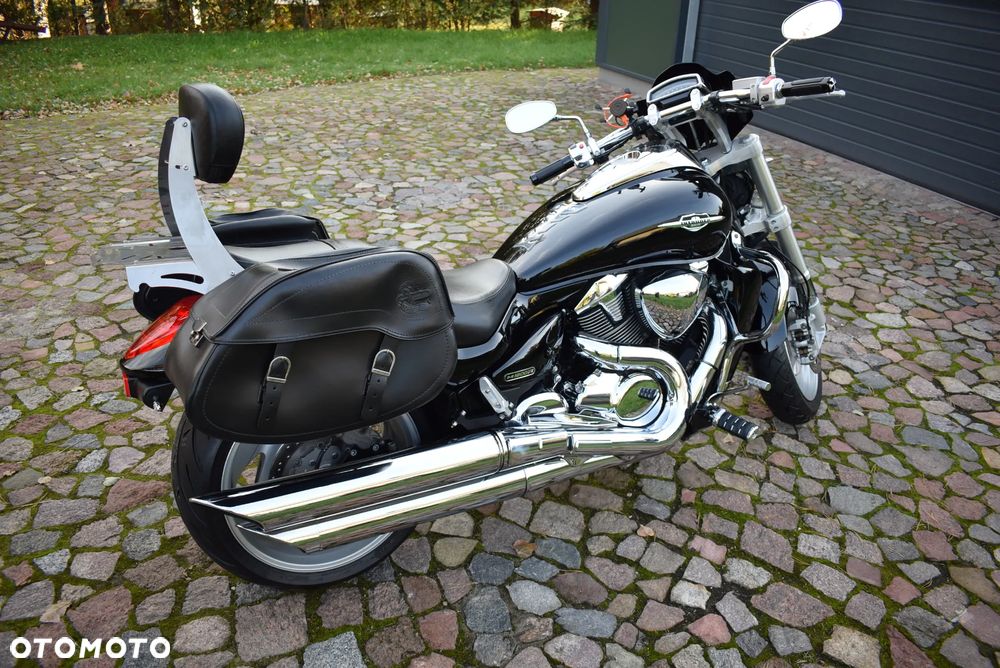 Suzuki Intruder - 3