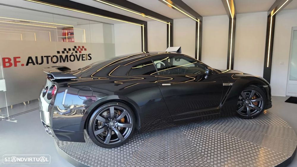 Nissan GT-R Black Edition - 19