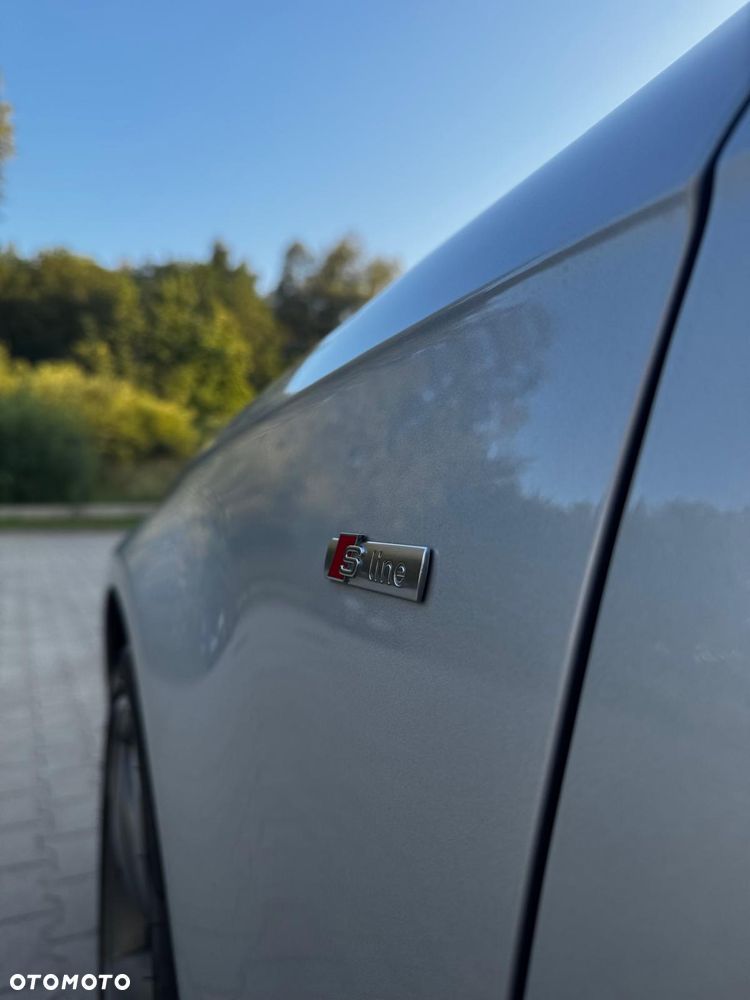 Audi A4 Avant 2.0 TDI DPF S line Sportpaket - 12