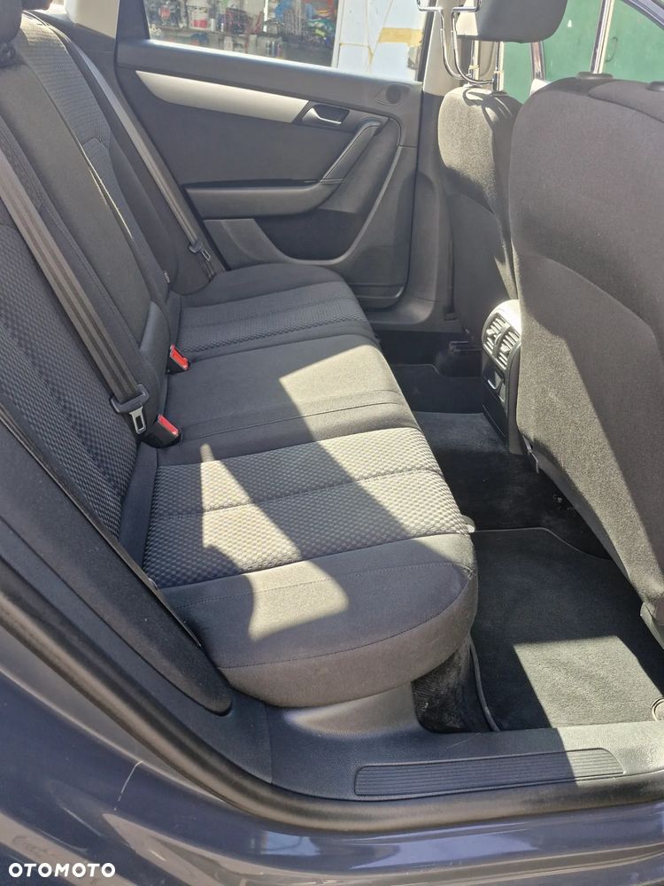 Volkswagen Passat 2.0 TDI 4Mot Highline - 13