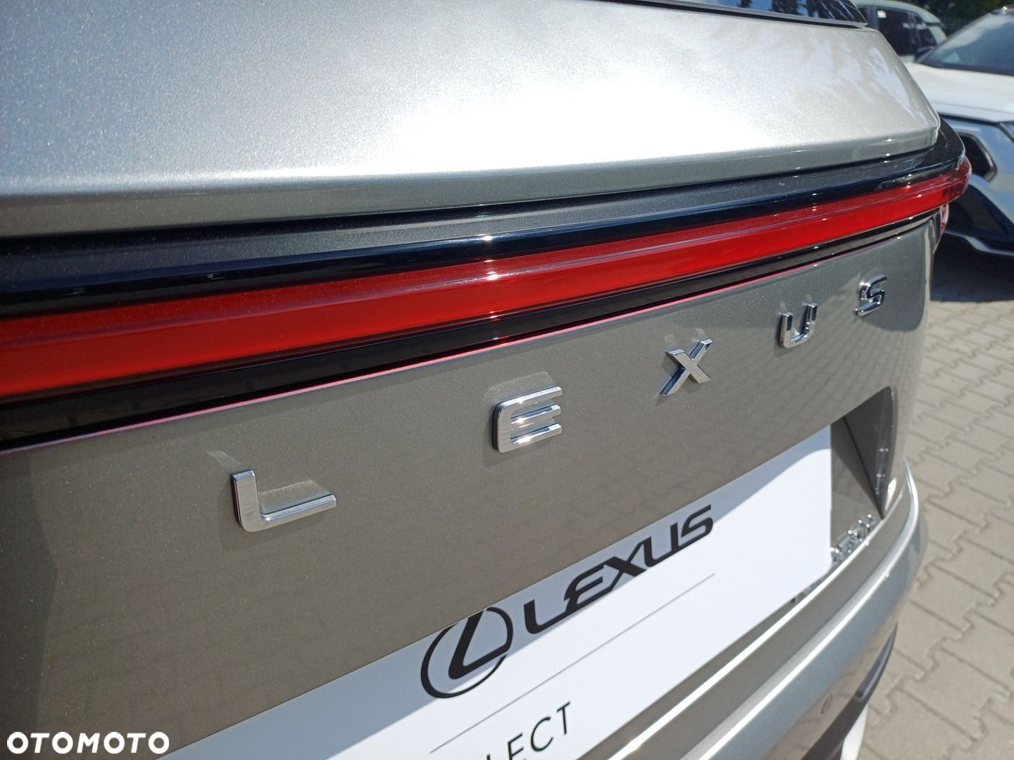 Lexus NX - 12