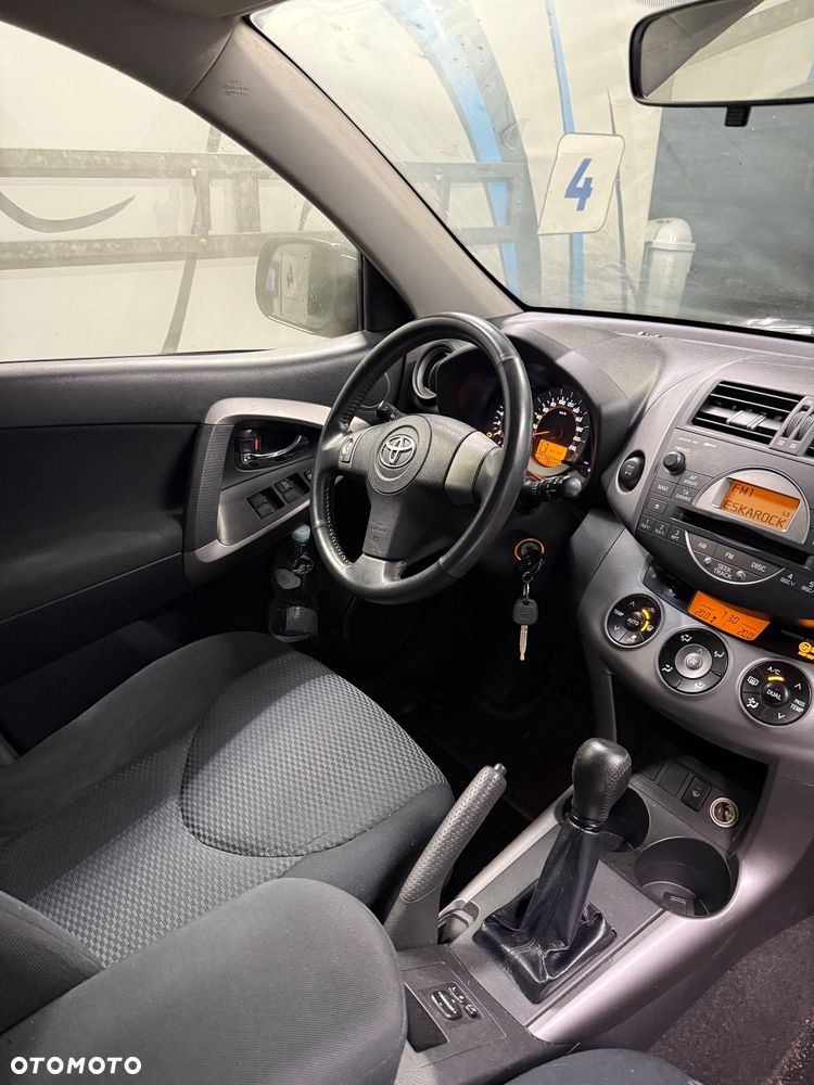 Toyota RAV4 2.0 VVT-i Sol - 10