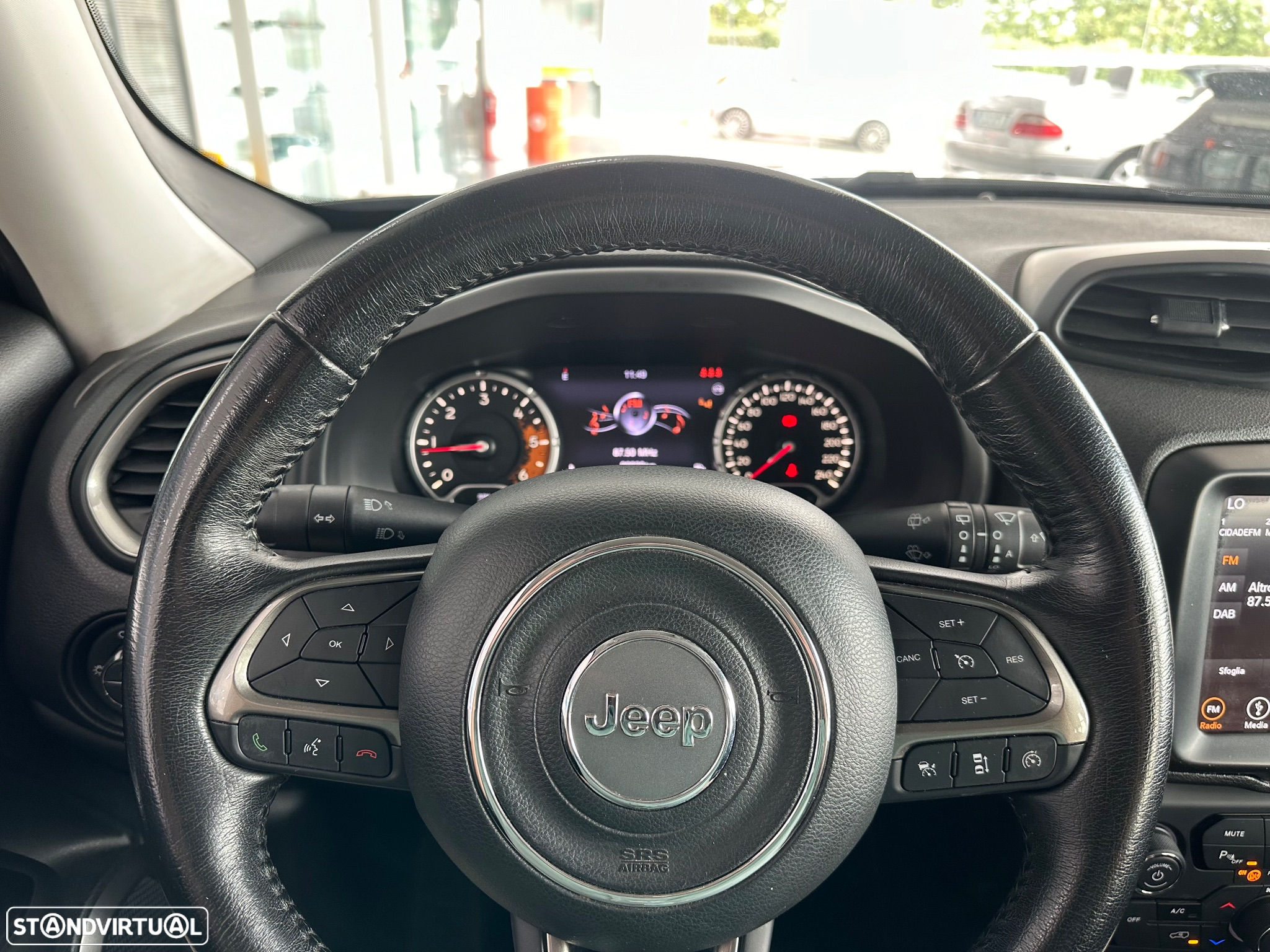 Jeep Renegade 1.6 MJD Limited - 29