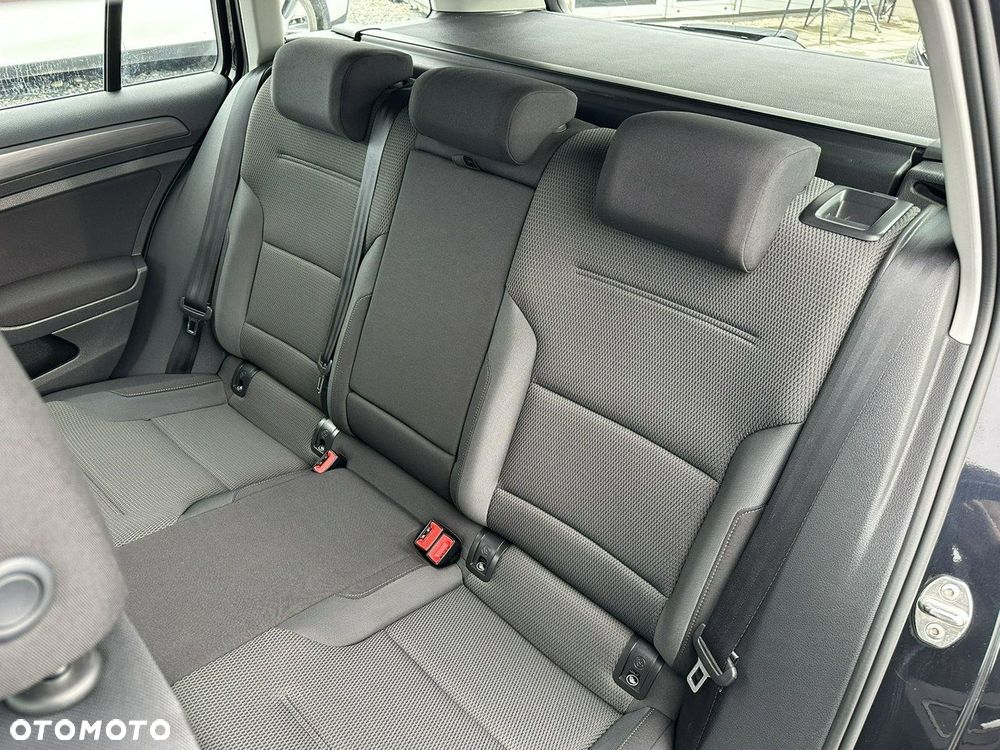 Volkswagen Golf - 24