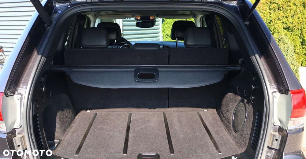 Jeep Grand Cherokee - 38