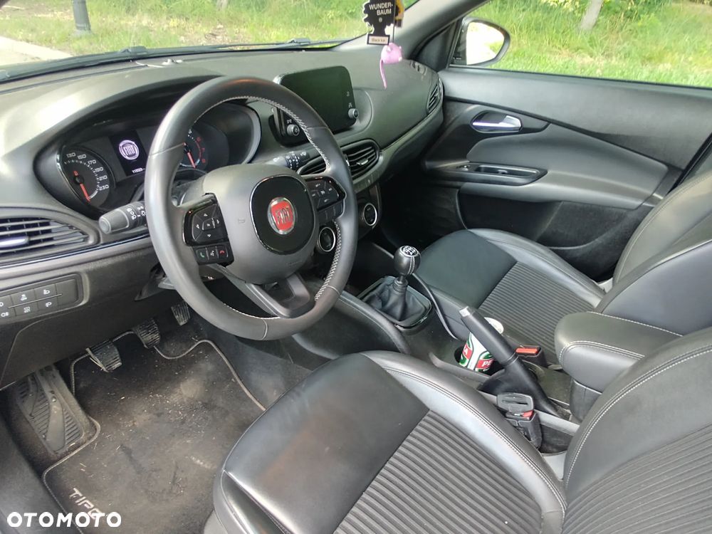 Fiat Tipo 1.4 T-Jet 16v S-Design - 4