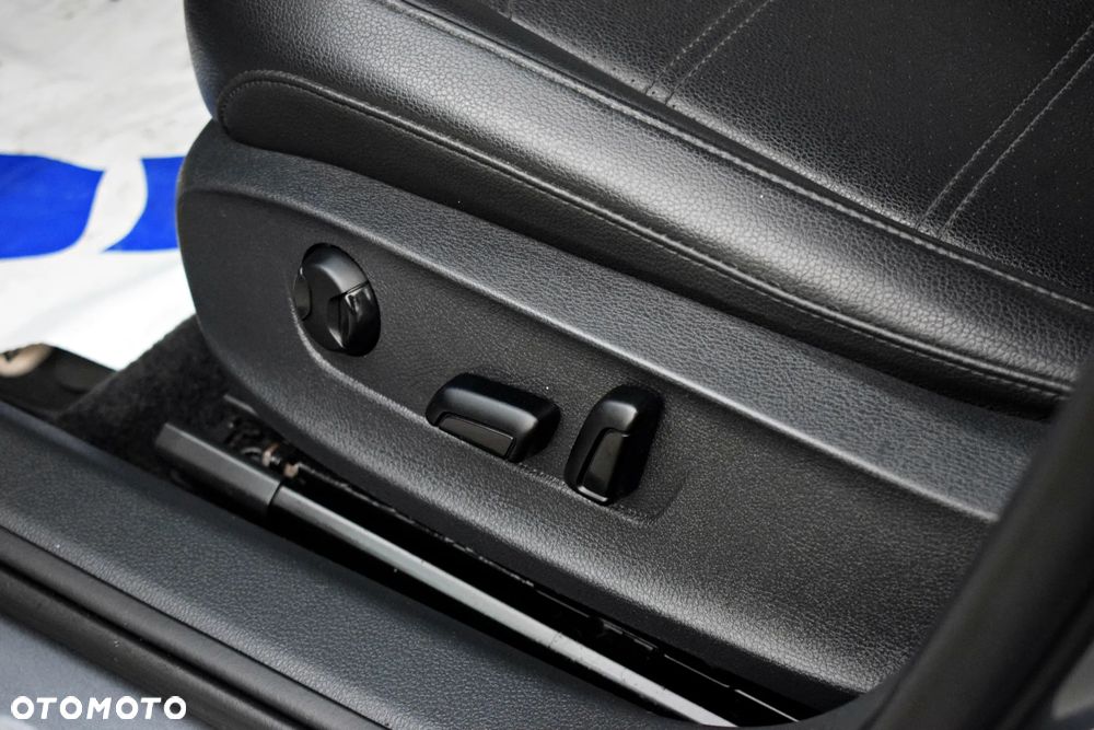 Volkswagen Passat - 34