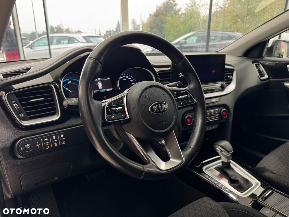 Kia Ceed - 8