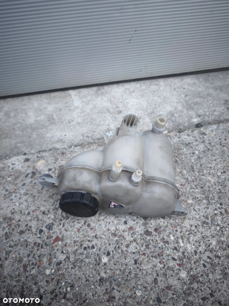 a2065000000 zbiornik wyrównawczy płynu chłodzącego Mercedes-Benz c-klasa w206