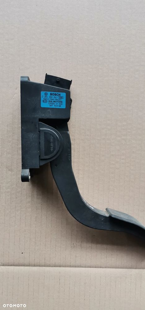 Potencjometr gazu Kia Carnival 0281002541