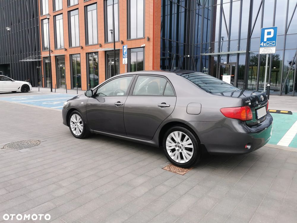 Toyota Corolla 1.6 Luna - 3