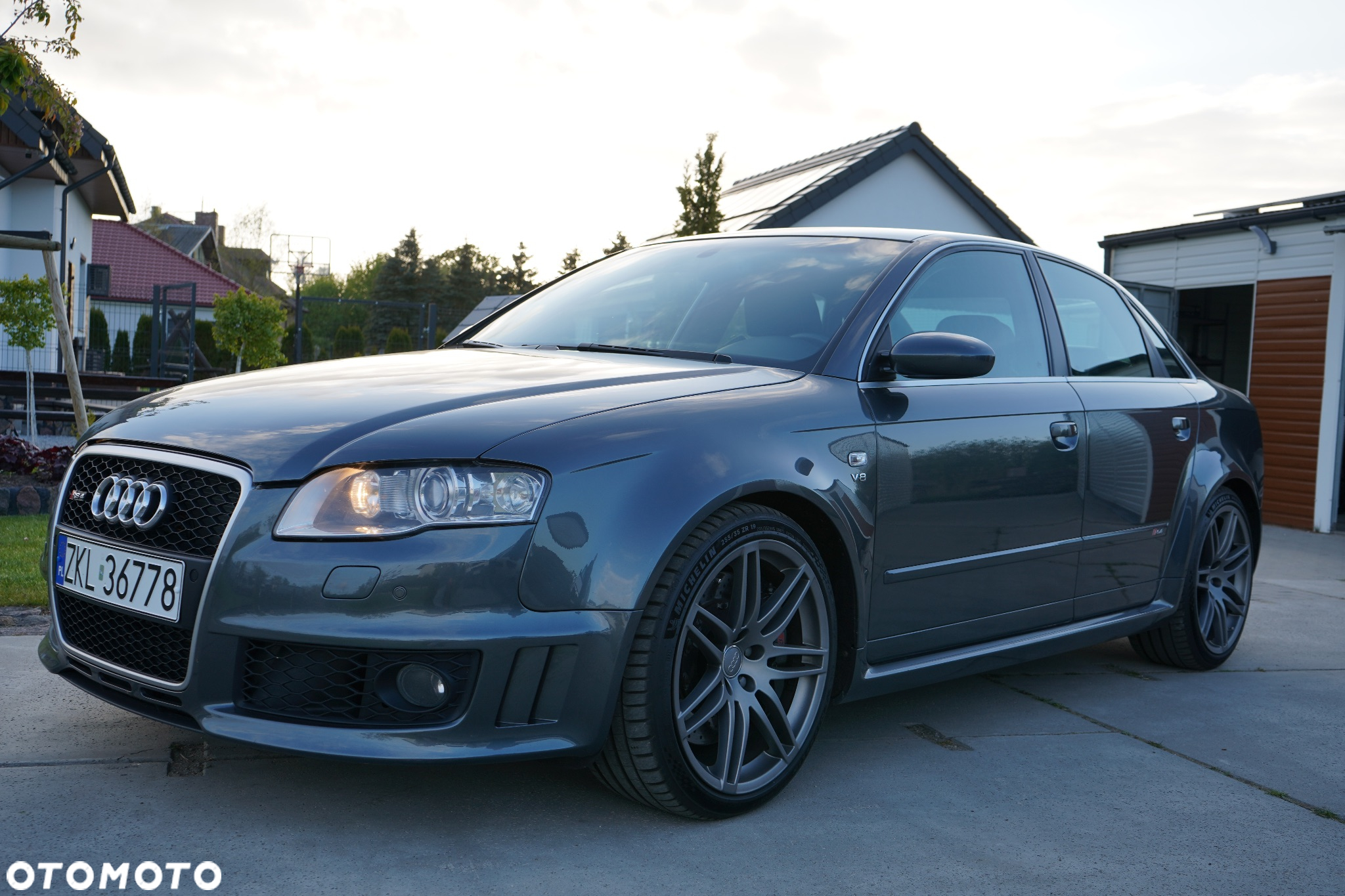 Audi RS4 Standard - 3