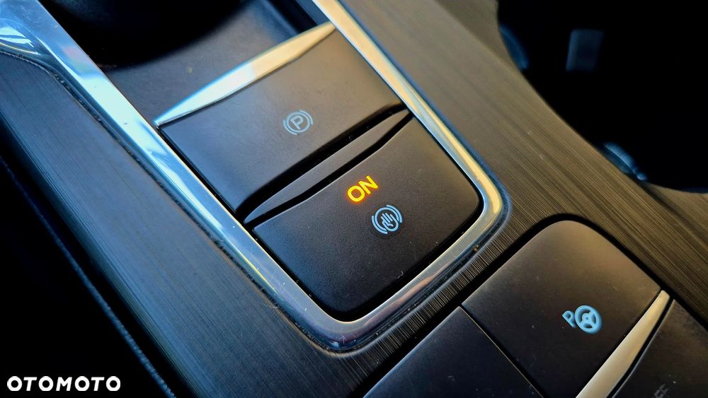 Ford Kuga 2.0 EcoBlue 4x4 TITANIUM X - 37