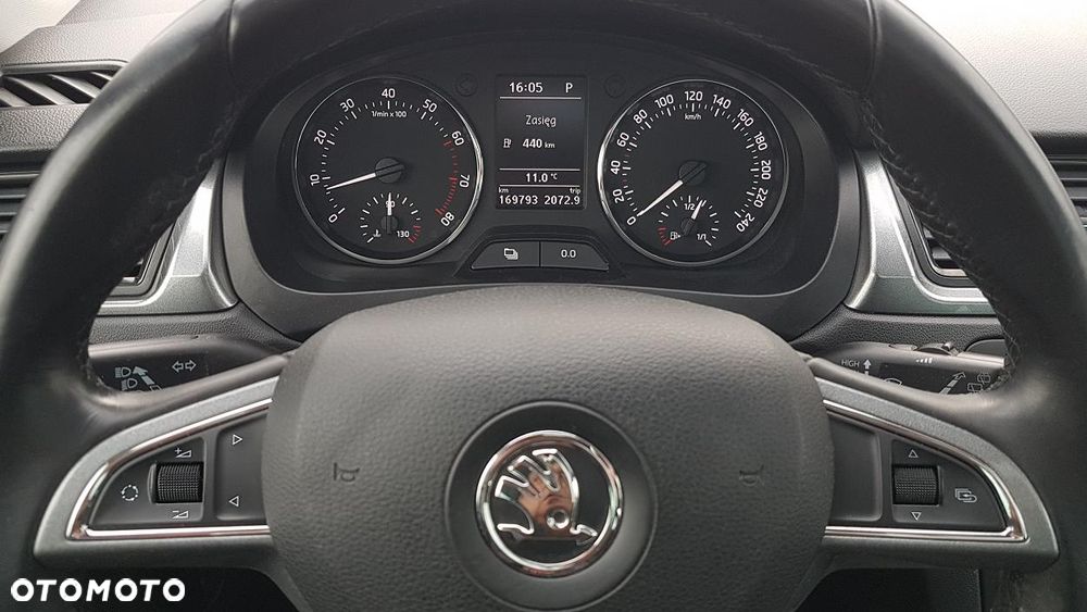 Skoda RAPID 1.4 TSI DSG Ambition - 35