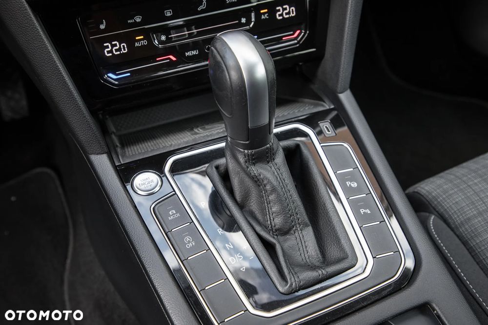 Volkswagen Passat - 24