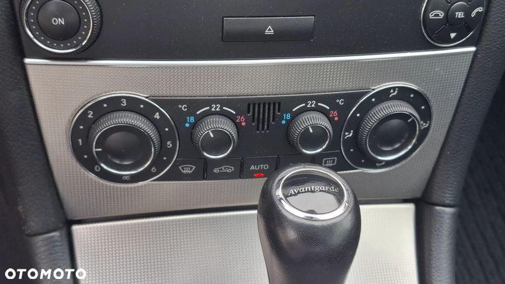 Mercedes-Benz CLK - 19