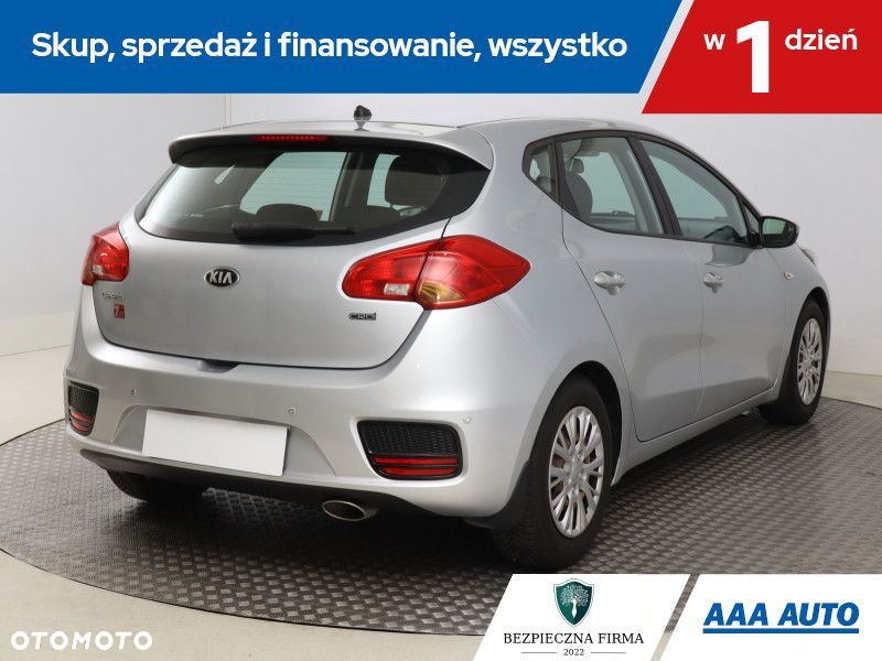 Kia Ceed - 7