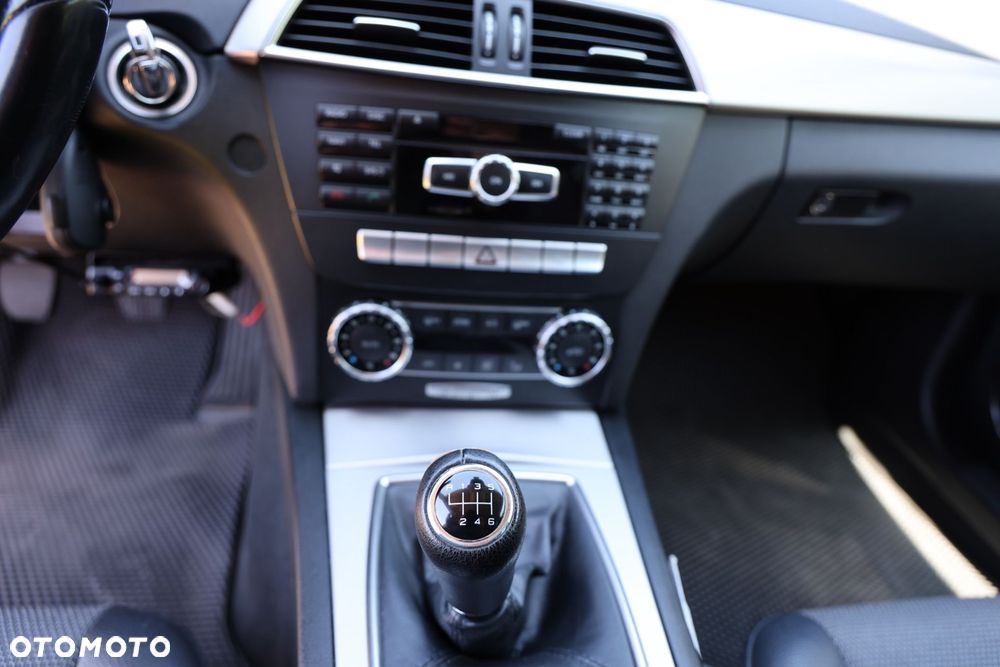 Mercedes-Benz Klasa C 200 CDI BlueEff Avantgarde - 19