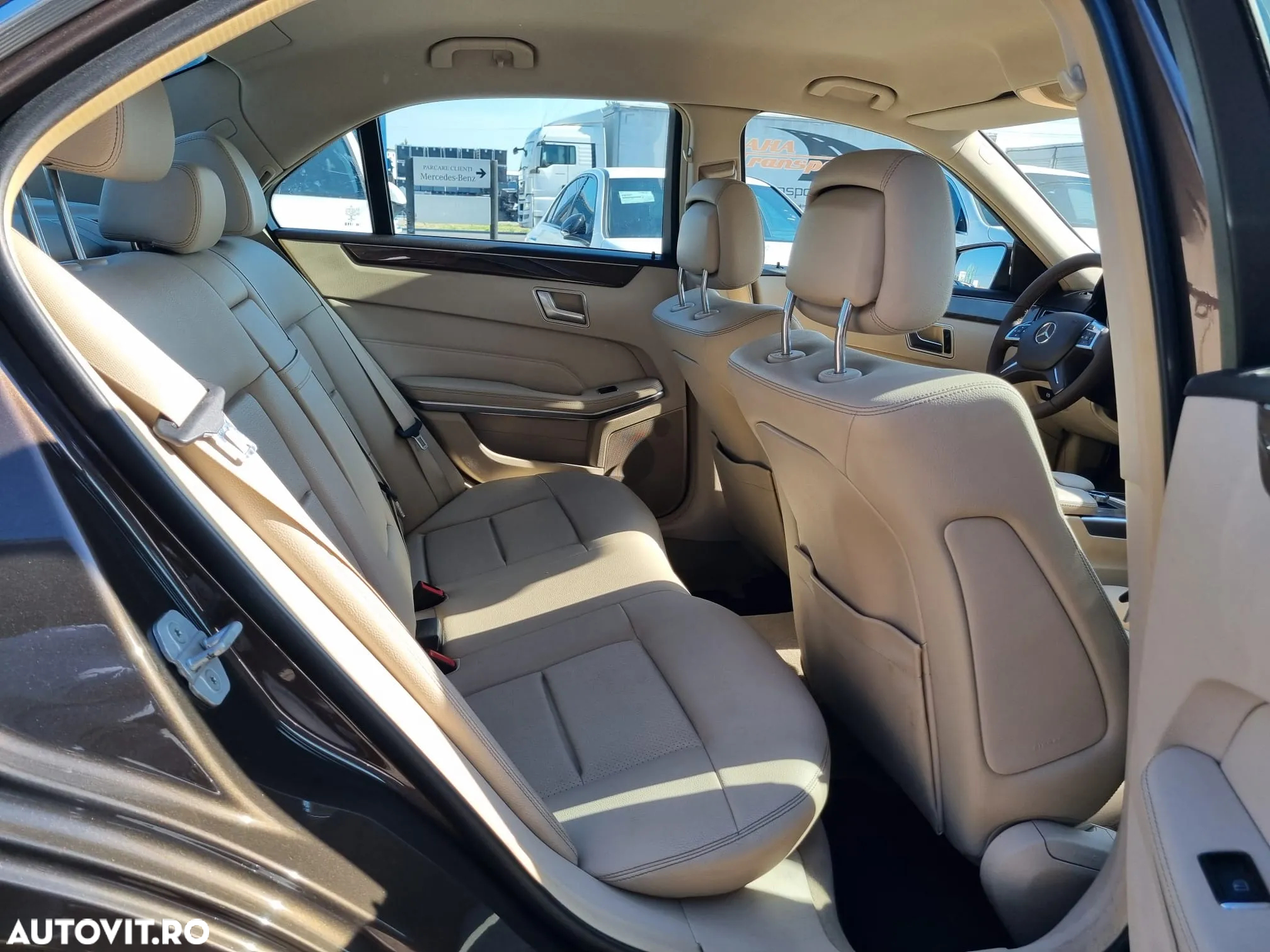 Mercedes-Benz E 220 BlueTEC 4MATIC - 26