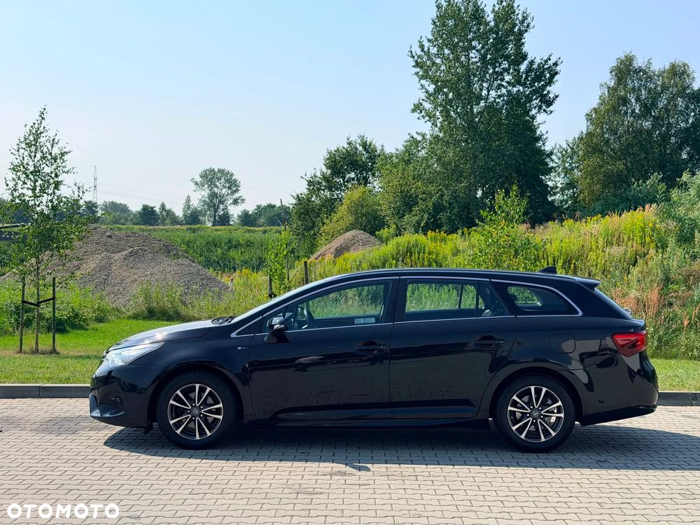 Toyota Avensis 1.8 Active - 5