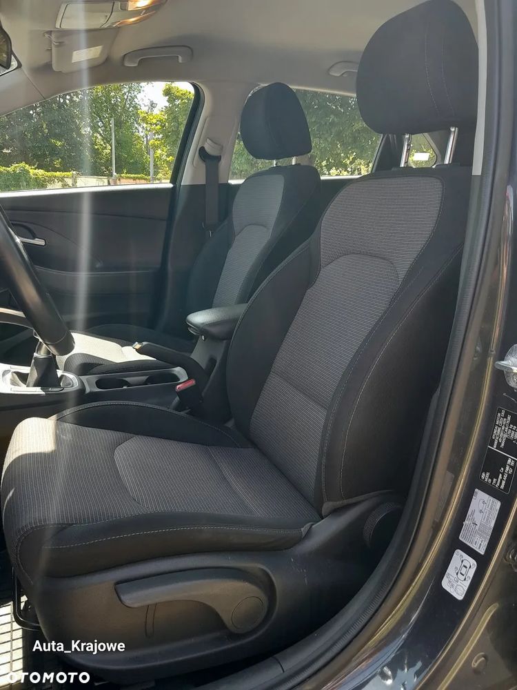 Hyundai i30 1.5 DPI Classic + - 21