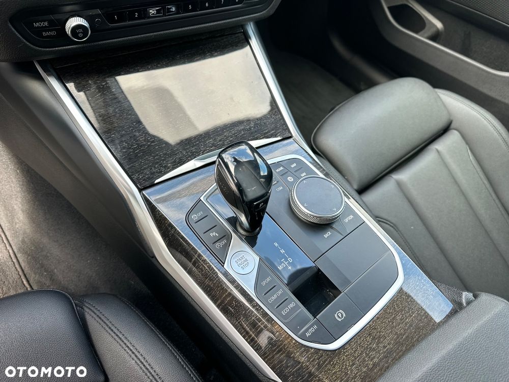 BMW Seria 3 328i xDrive - 15