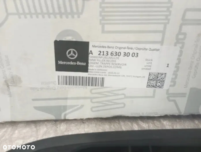 MERCEDES E W213 GNIAZDO KLAPKA WLEW PALIWA A2136303003 - 2
