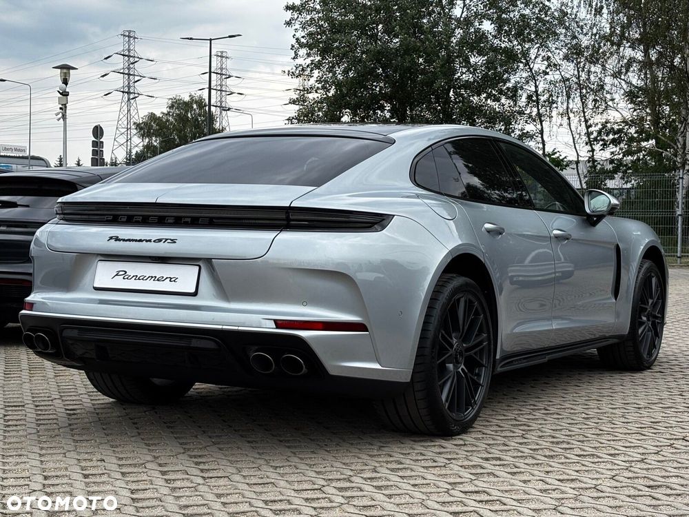 Porsche Panamera - 40