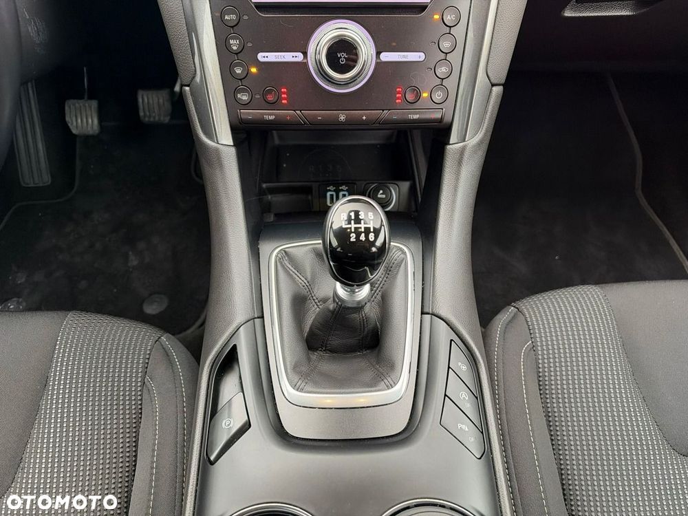 Ford Mondeo 2.0 EcoBlue Titanium - 24