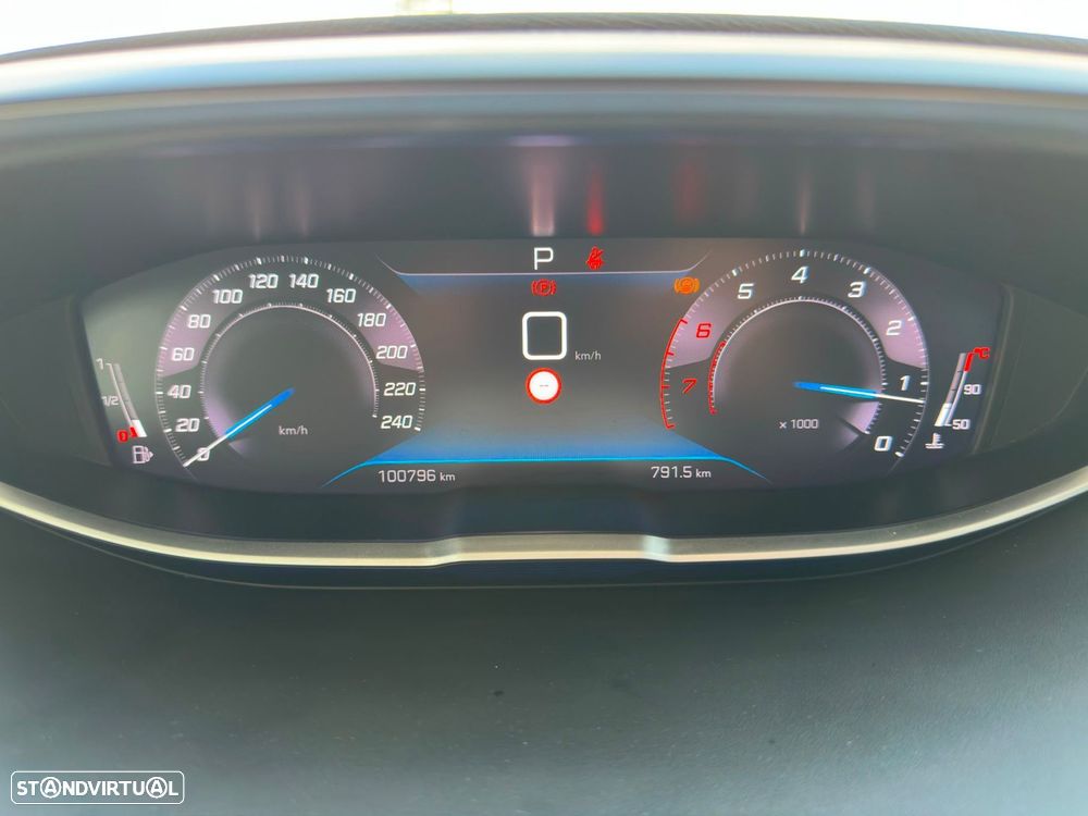 Peugeot 5008 1.2 PureTech Allure EAT8 - 15