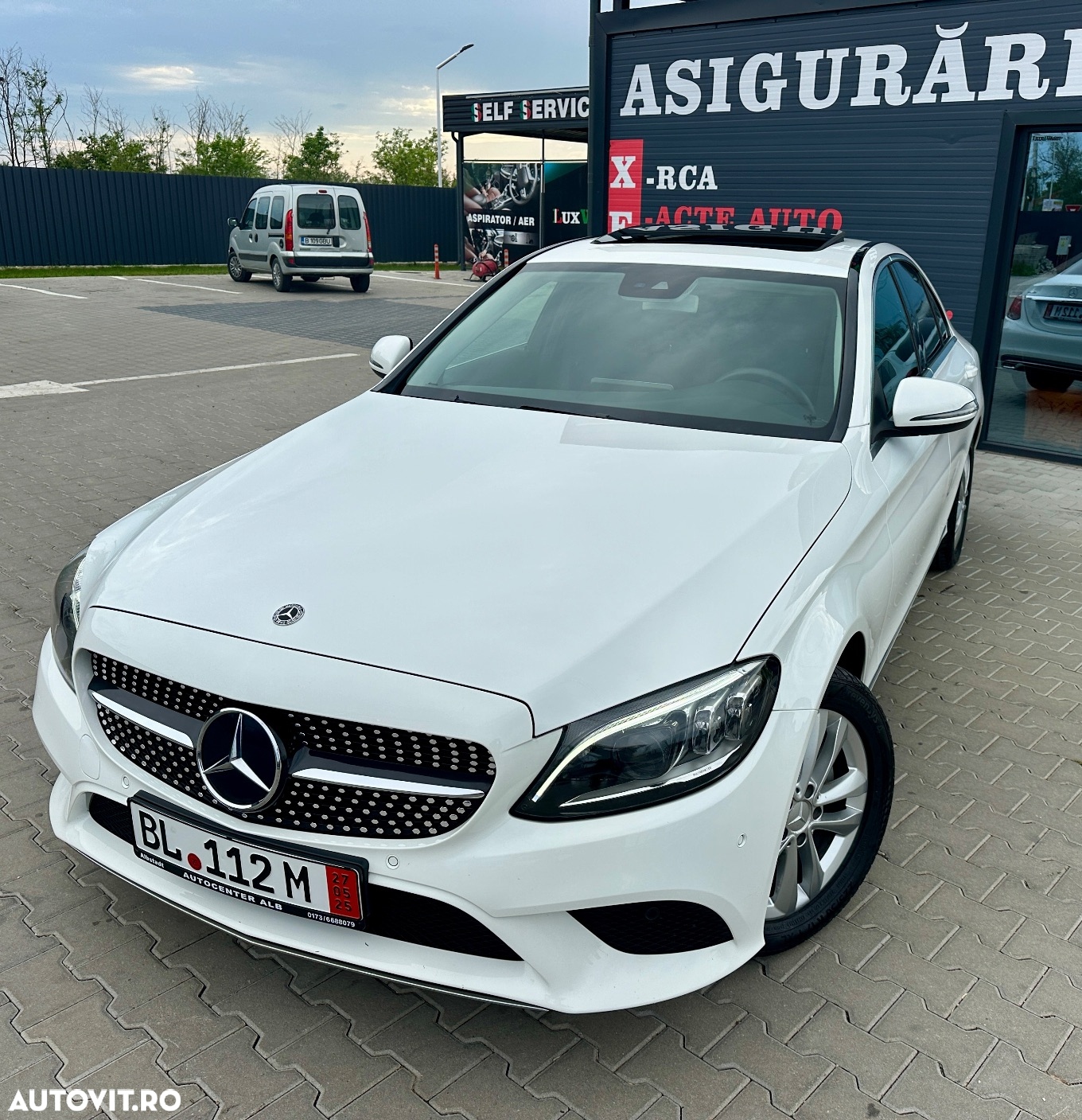 Mercedes-Benz C 220 d 4Matic T 9G-TRONIC AMG Line - 3