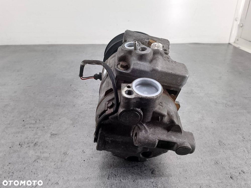 POMPA, SPRĘŻARKA KLIMATYZACJI AUDI A4 B6 2.0 20V - 3